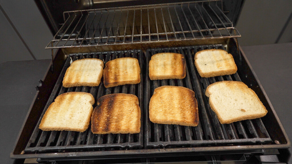 broil king gem 310 toast test