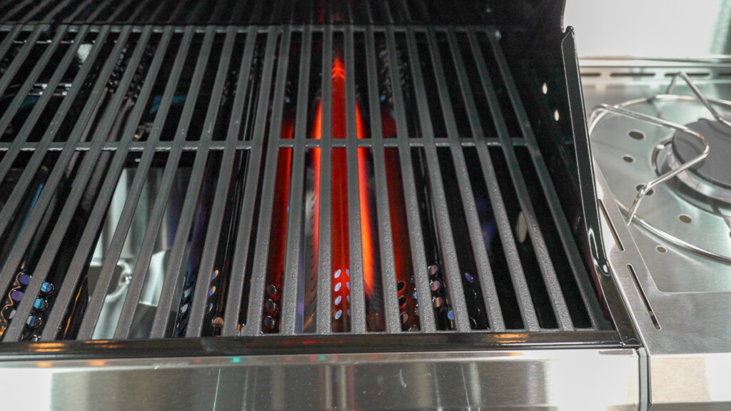 broil zone on the Monument mesa 415bz gas grill