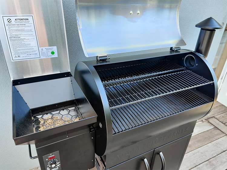 Z Grills 700E pellet grill