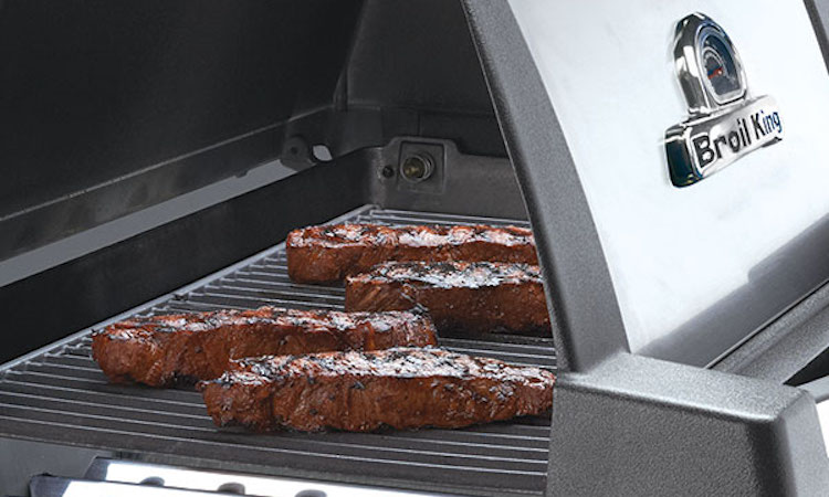 Broil King Sovereign XLS 90 cooking surface
