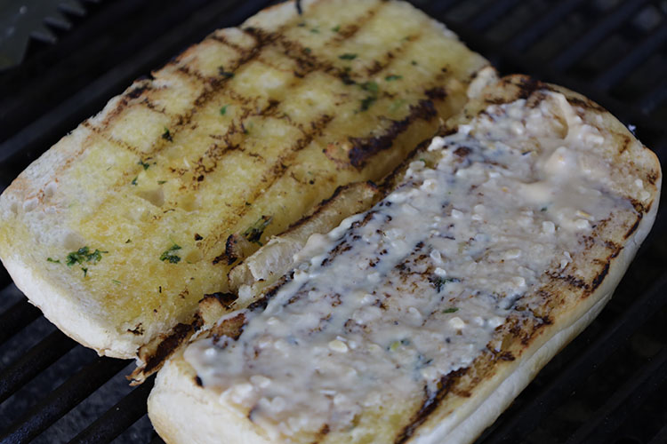 garlic loaf with horseradish cream