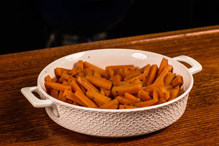 steamed honey and lemon carrots