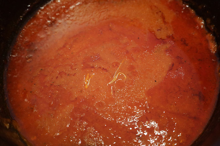 consomme in a pot