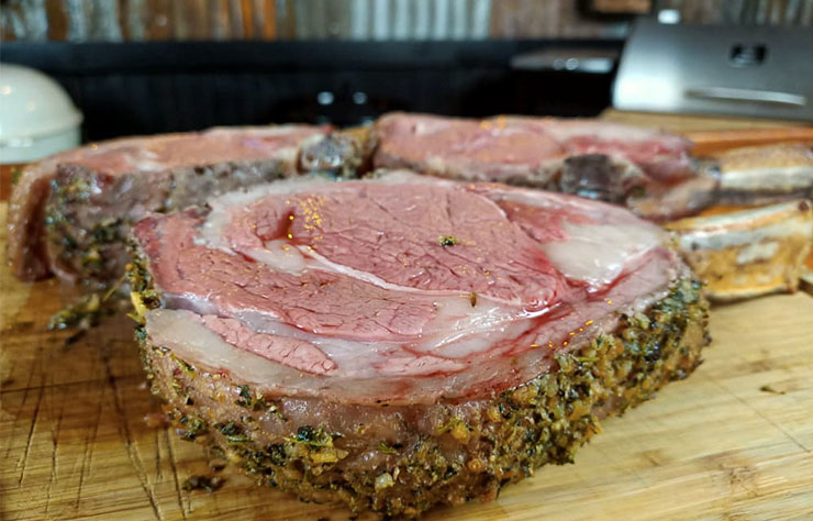 sliced prime rib roast ready to reheat