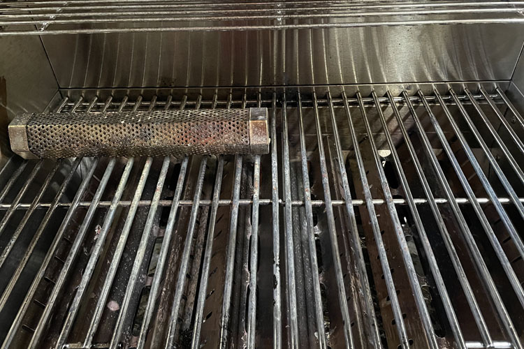 smoke tube on bbq