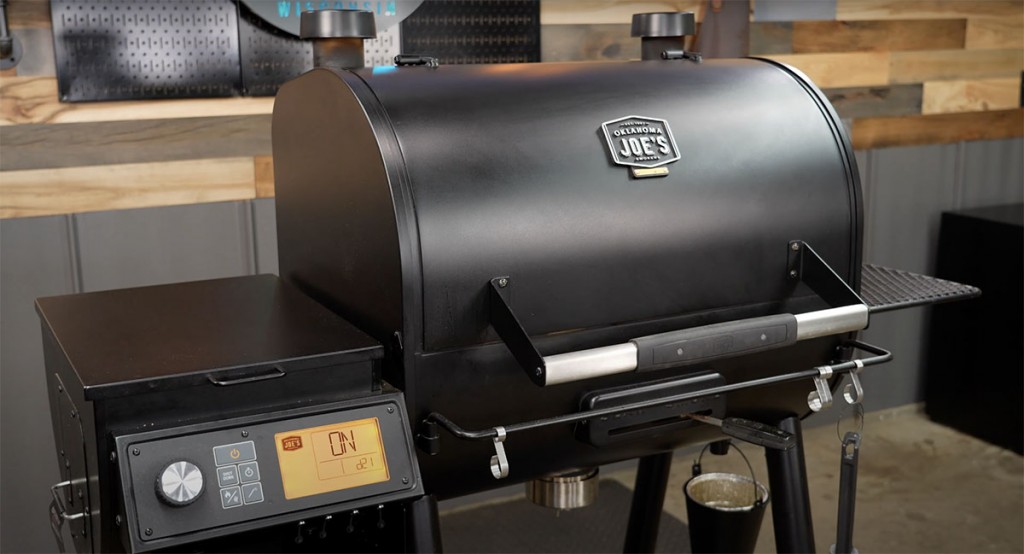 Oklahoma Joe's Rider DLX 1200 pellet grill