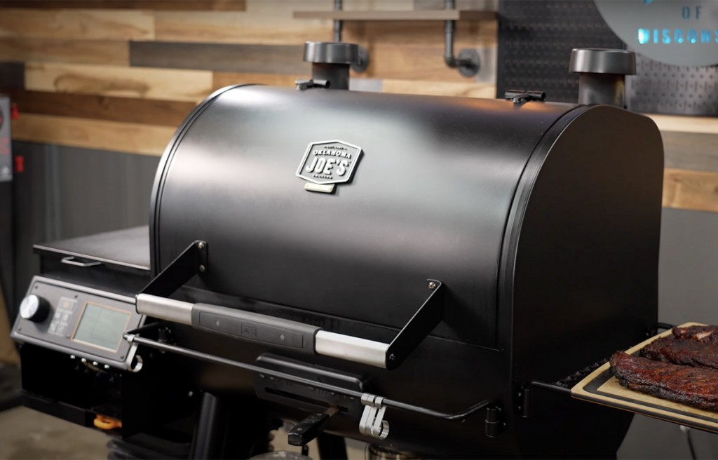 Oklahoma Joe's Rider DLX 1200 Pellet Grill Review
