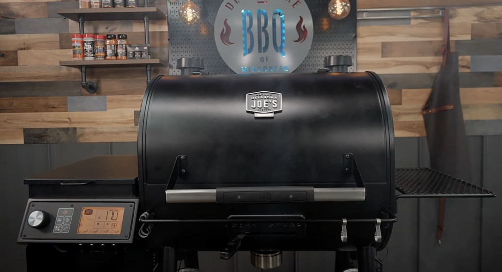 Oklahoma Joe's Rider DLX 1200 pellet grill