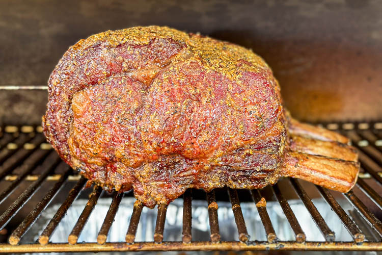 cooked prime rib on the grill