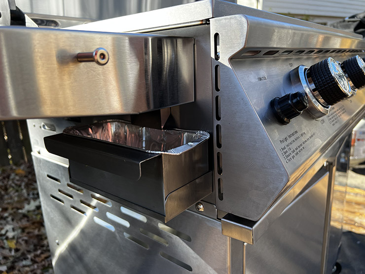 Grease catch tray on the Grilla Grills Primate