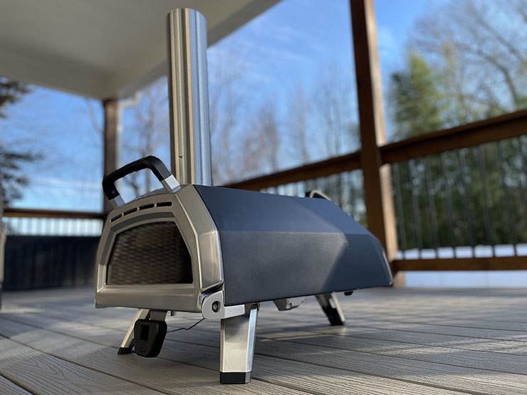 a close up view of the Ooni Karu 16