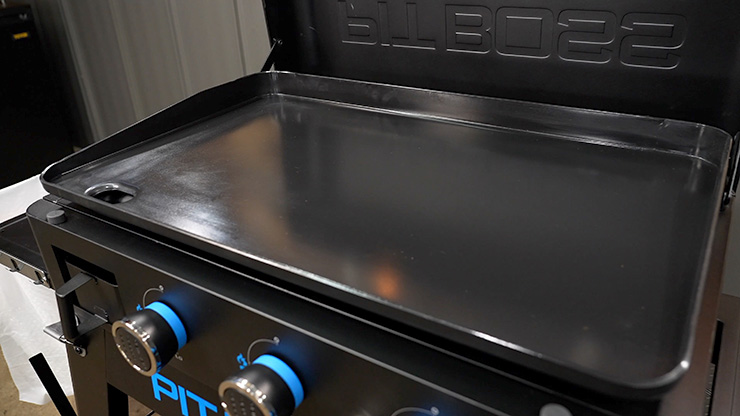 Pit Boss Ultimate Lift Off Griddle cooking surface