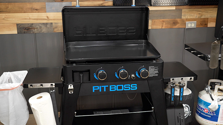 Pit Boss Ultimate Lift Off Griddle side shelves