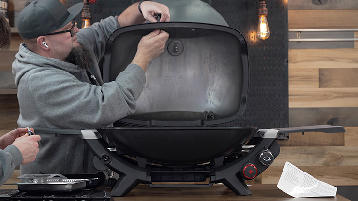 Jeff Rice assembling Weber Q 2800N+ Gas Grill 