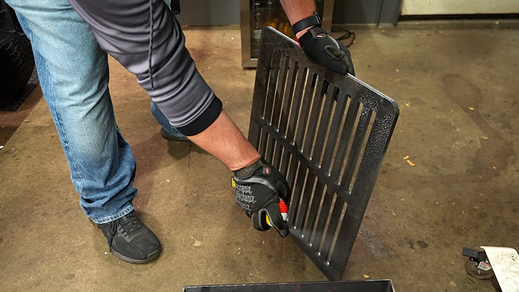 Seasoning of the Lone Star Offset Smoker grates