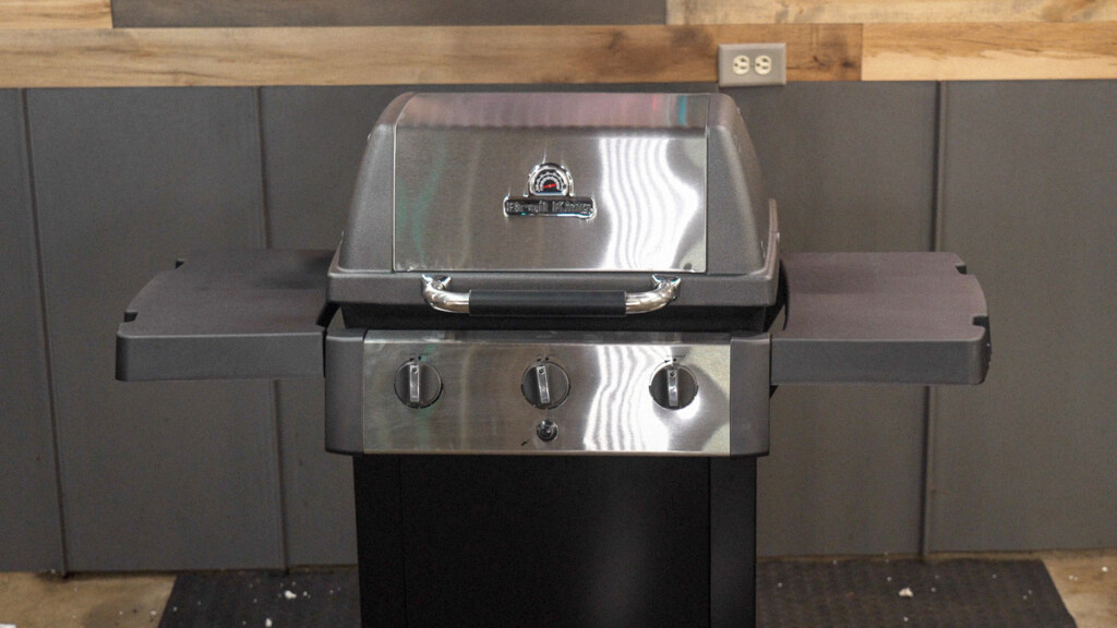 front view of the broil king gem 310 grill
