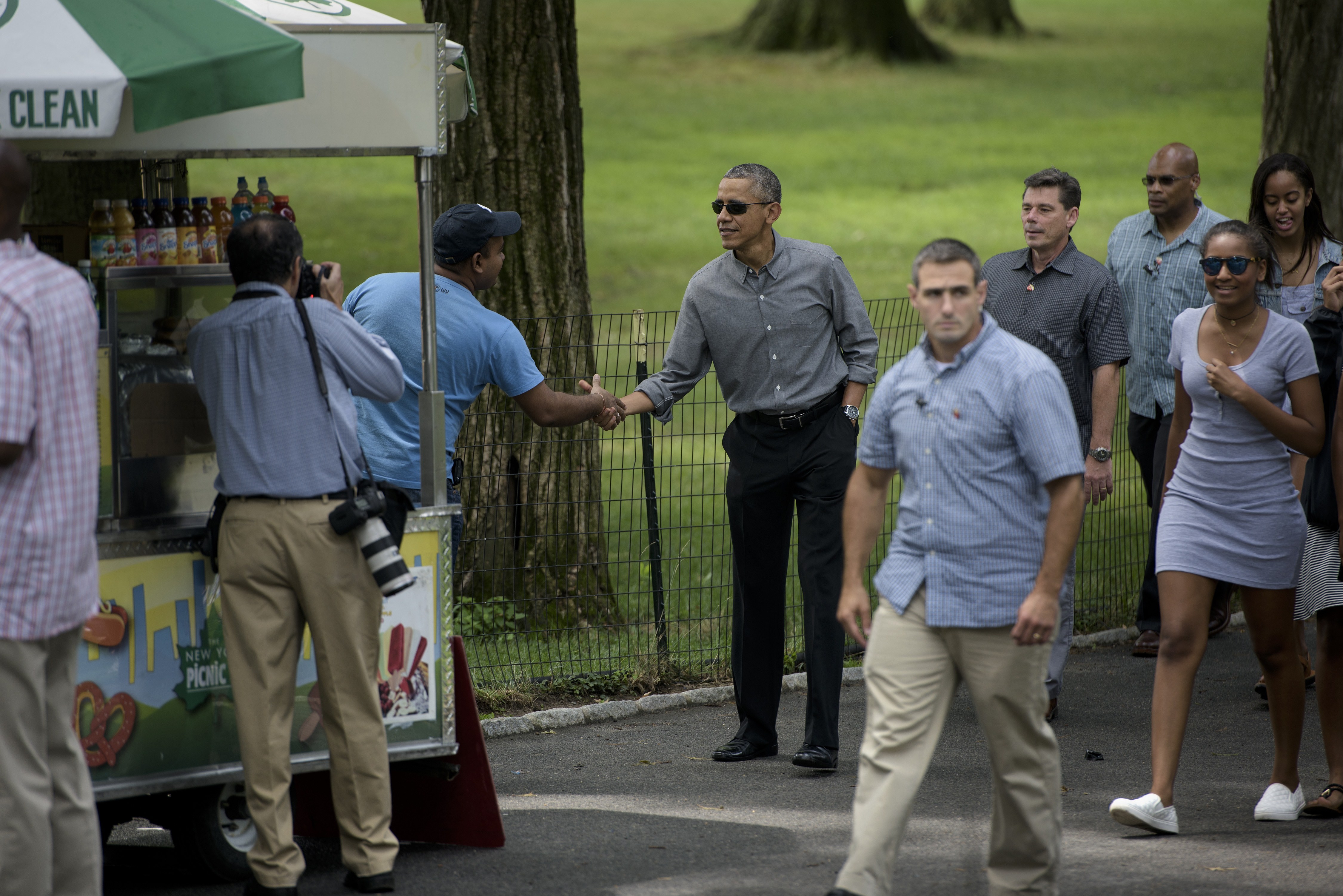 President Obama Visits NYC With Sasha & Malia