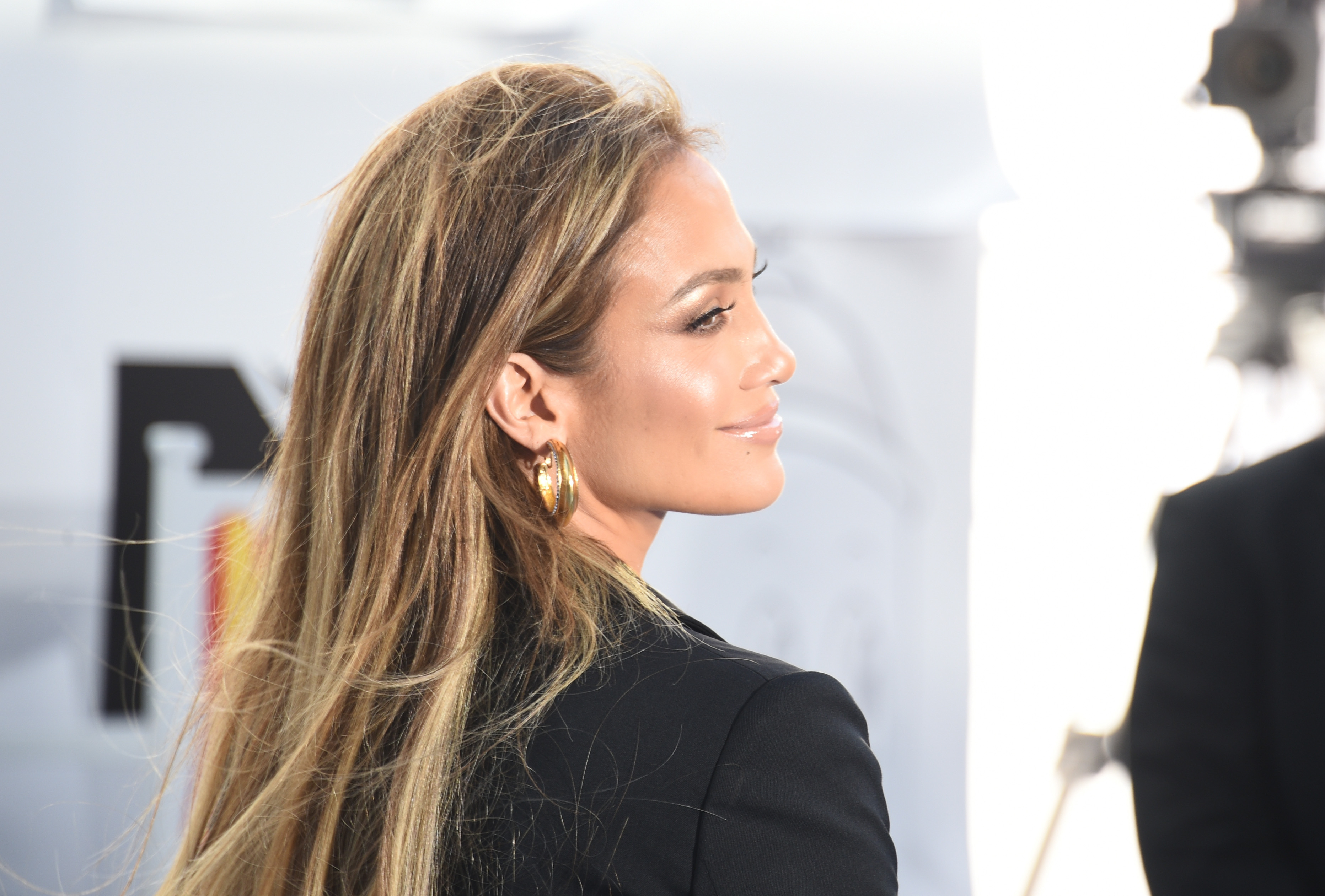 J.Lo: Stops the clock and slays