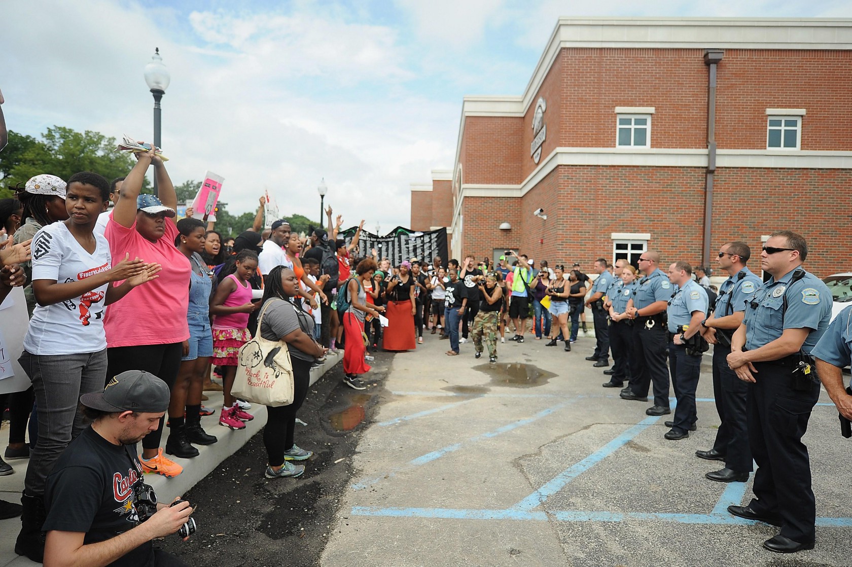 US-CRIME-RACE-POLICE-SHOOTING