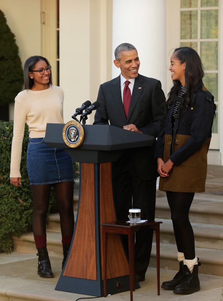 Sasha, Obama & Malia