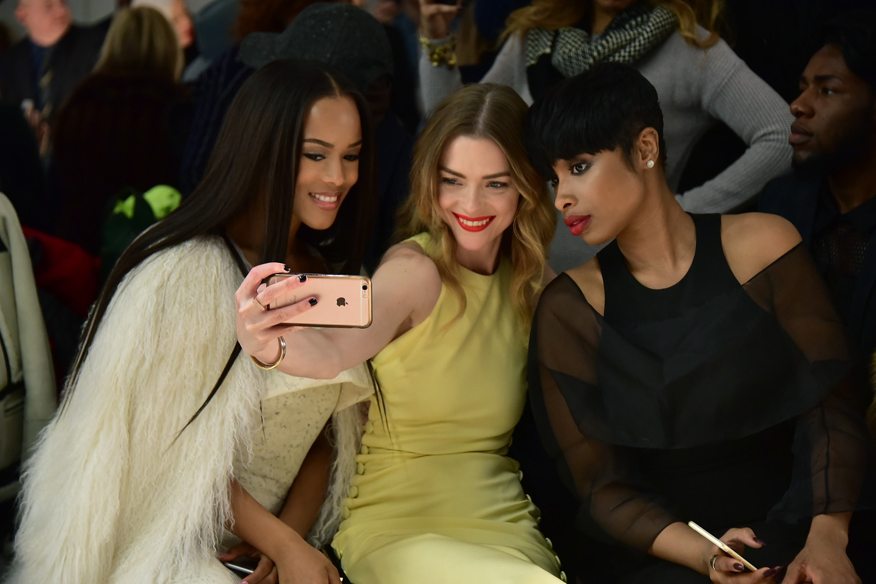 Cushnie et Ochs - Front Row & Backstage - Fall 2016 New York Fashion Week: The Shows