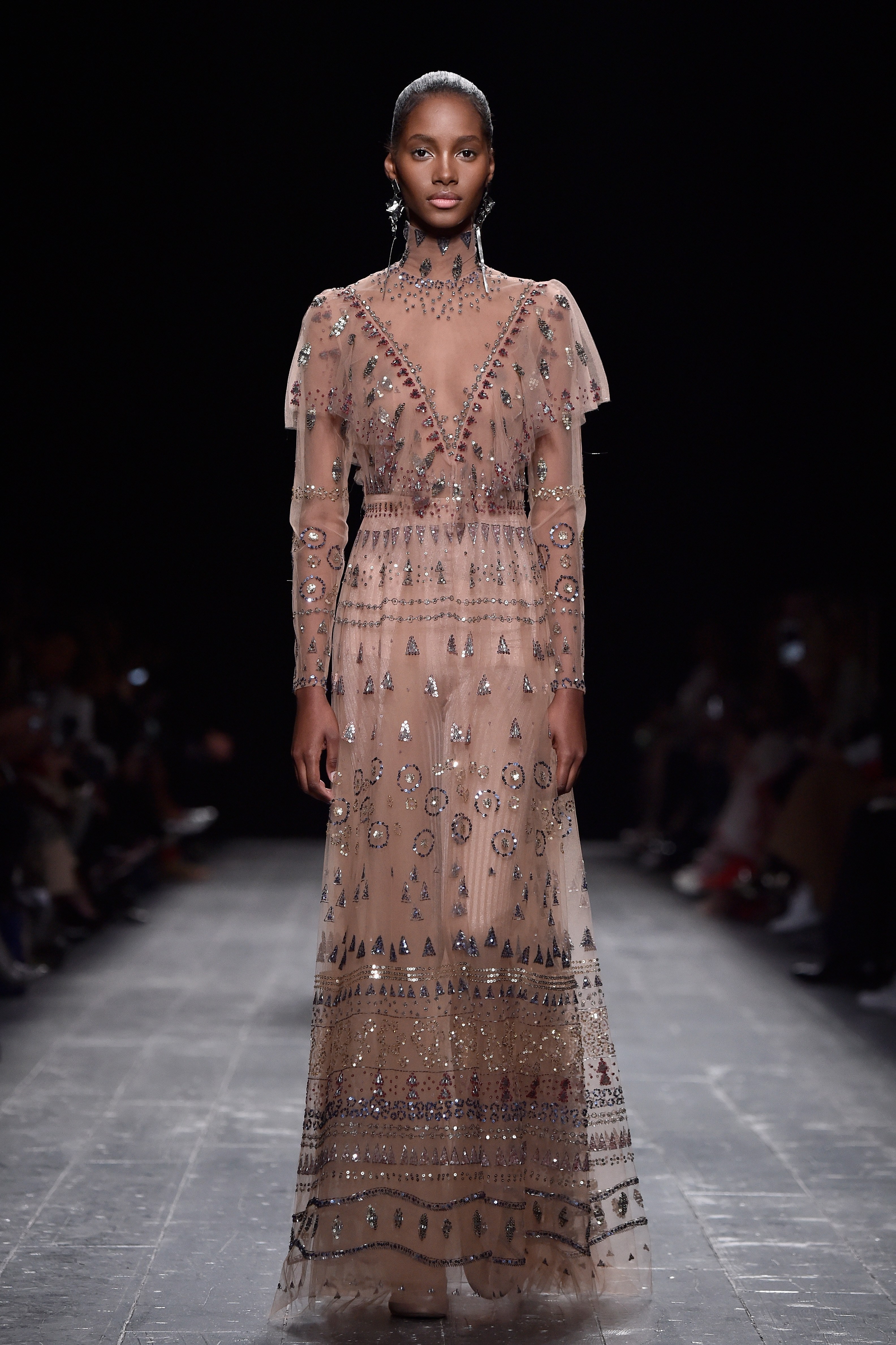 Valentino : Runway - Paris Fashion Week Womenswear Fall/Winter 2016/2017