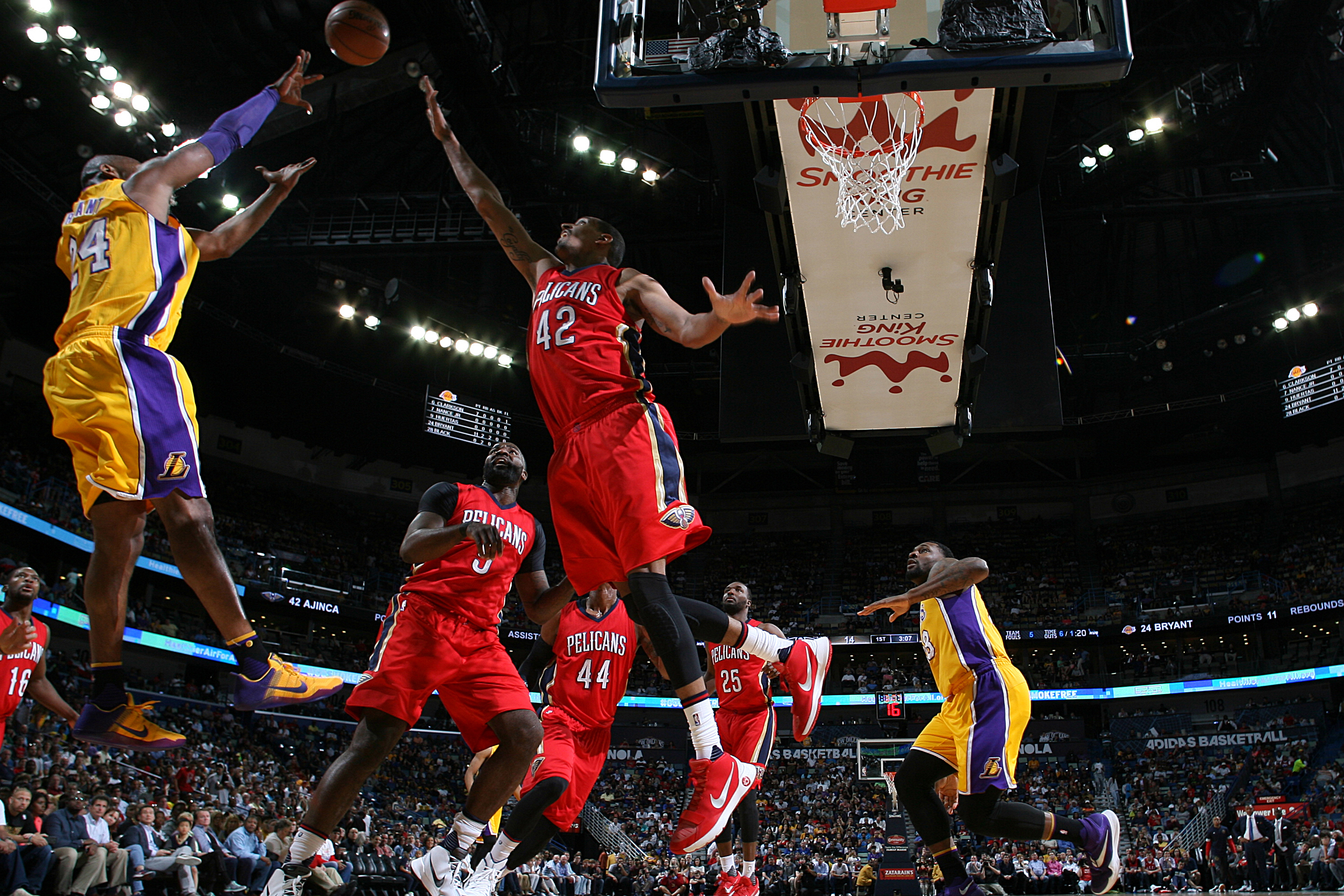 Los Angeles Lakers v New Orleans Pelicans