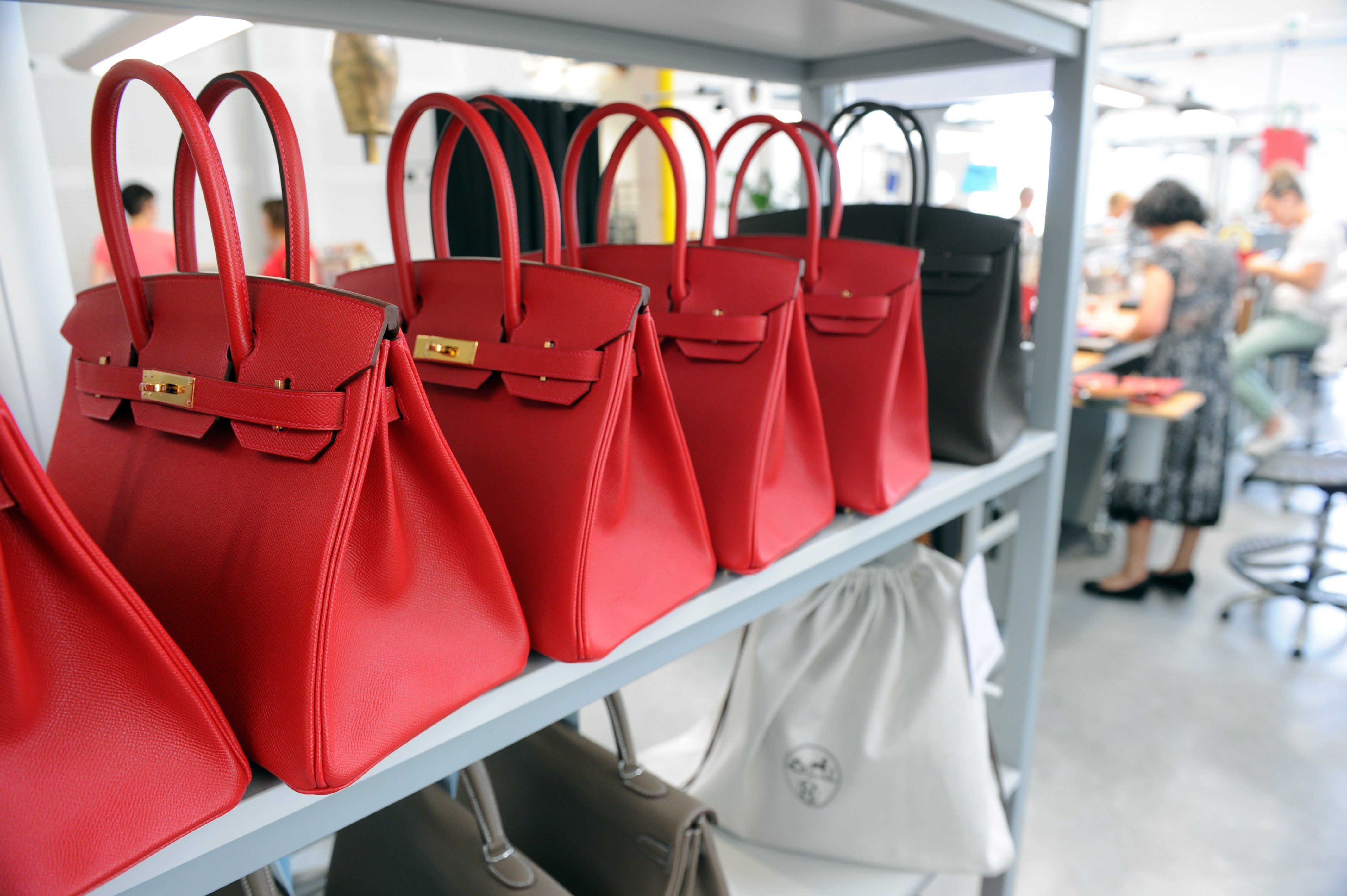 A nice bag you can carry all your work items, also known as 'not a tote'