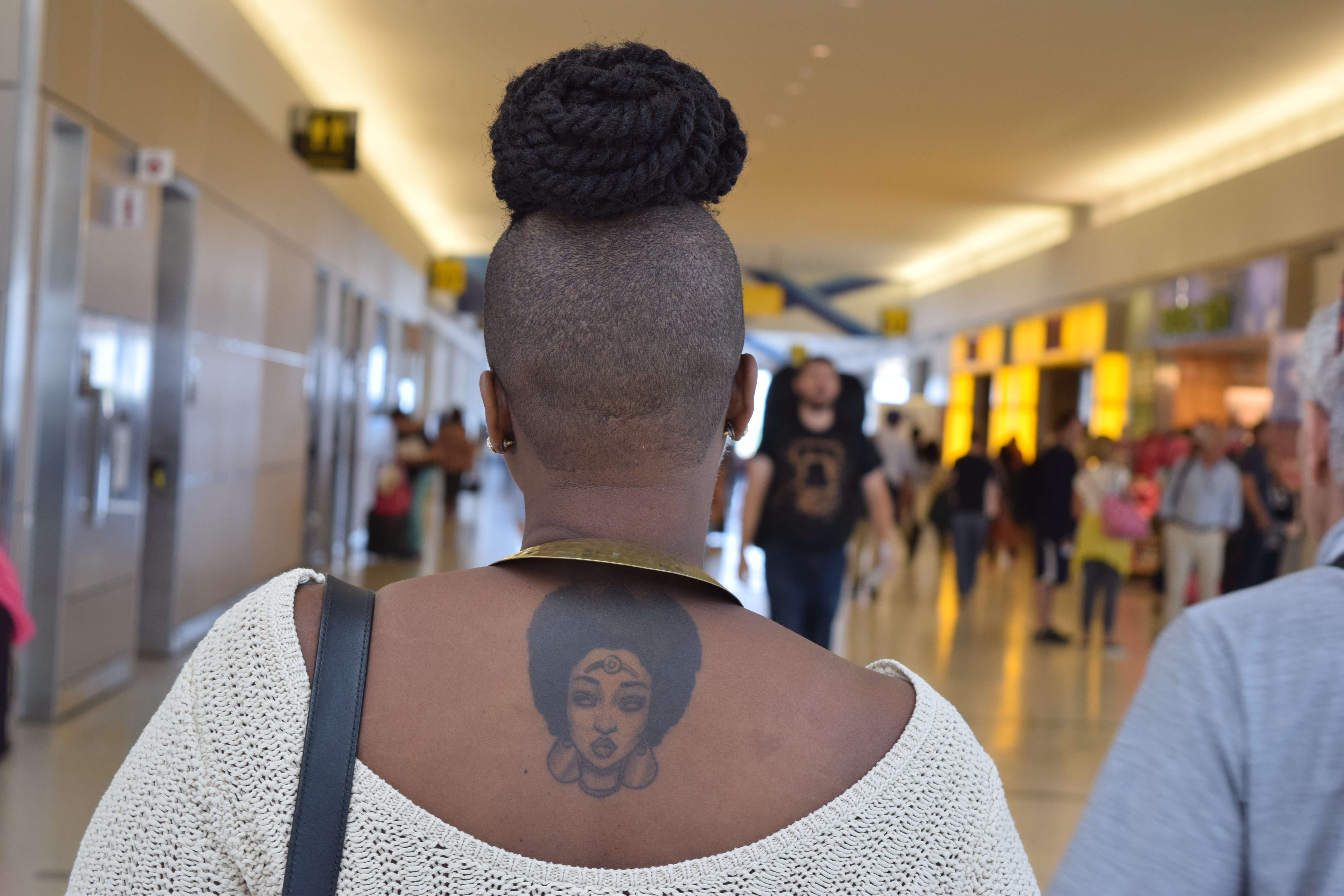 TOP NOTCH WITH THE TOP KNOT