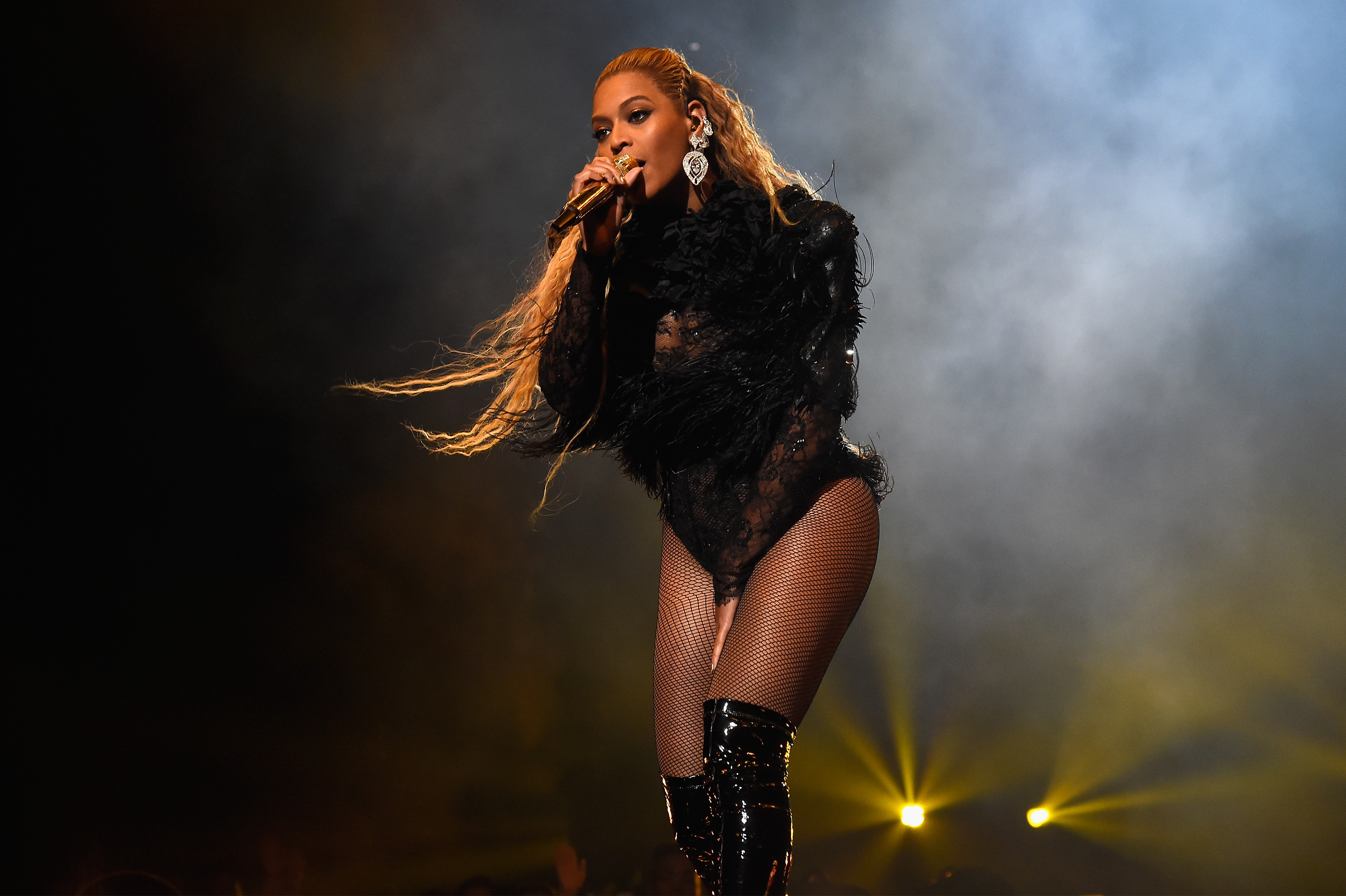 2016 MTV Video Music Awards - Show
