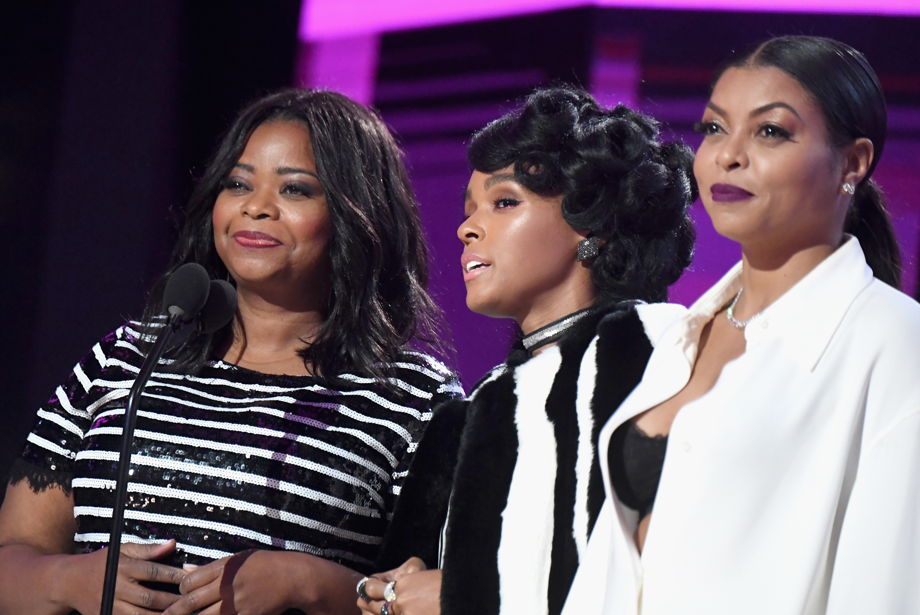 2016 American Music Awards - Roaming Show