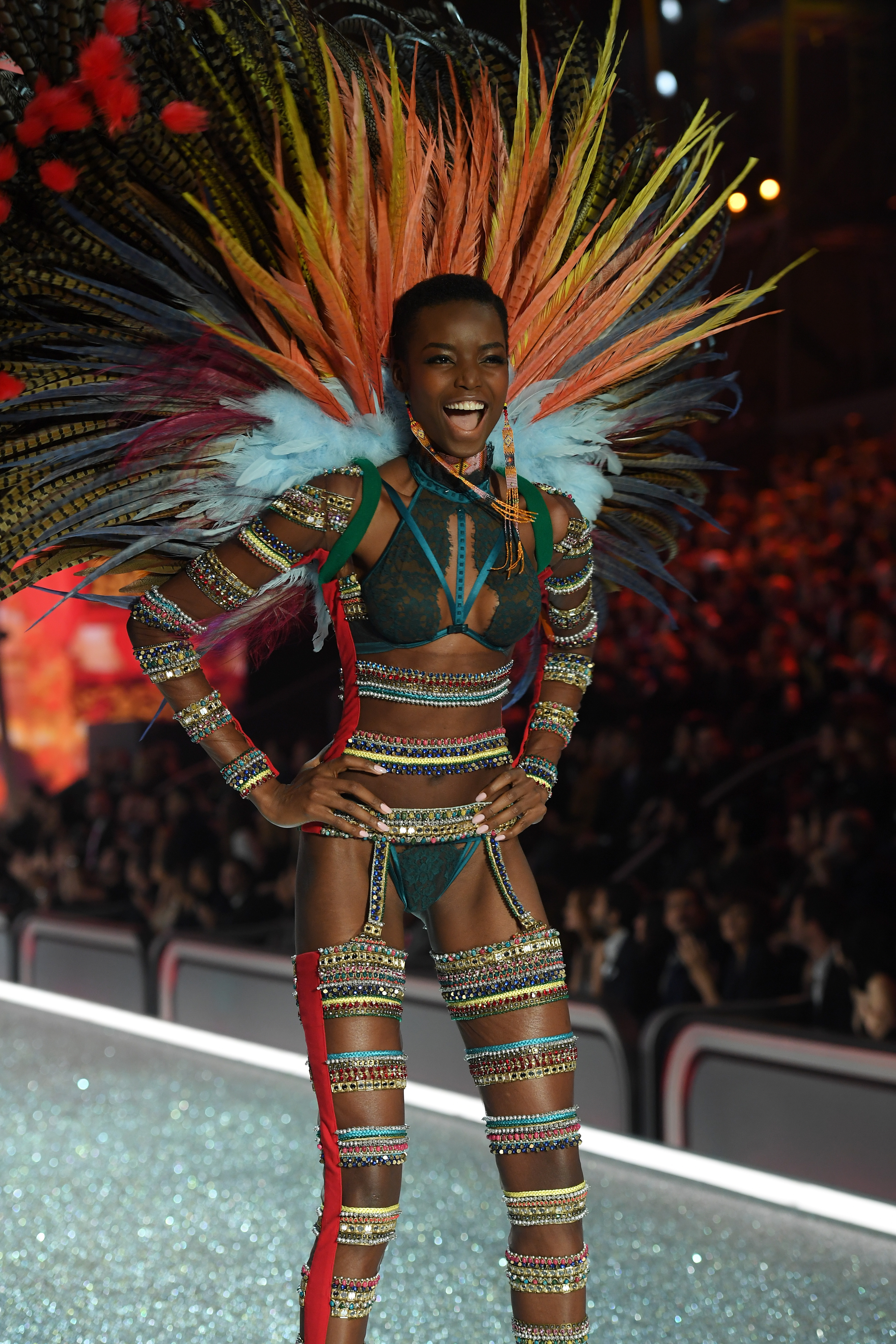 2016 Victoria's Secret Fashion Show in Paris - Show