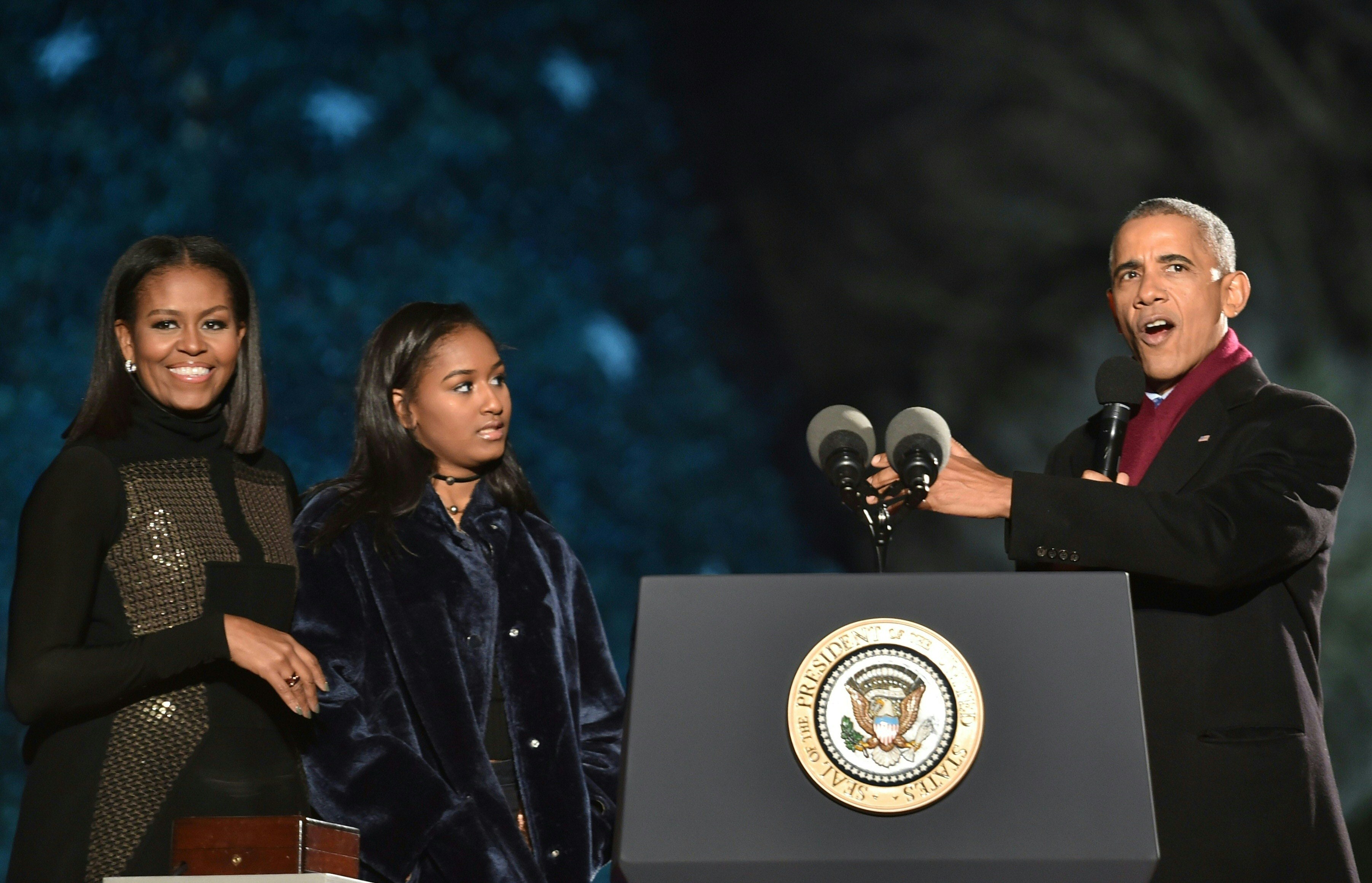 US-POLITICS-HOLIDAY-CHRISTMAS-TREE-OBAMA