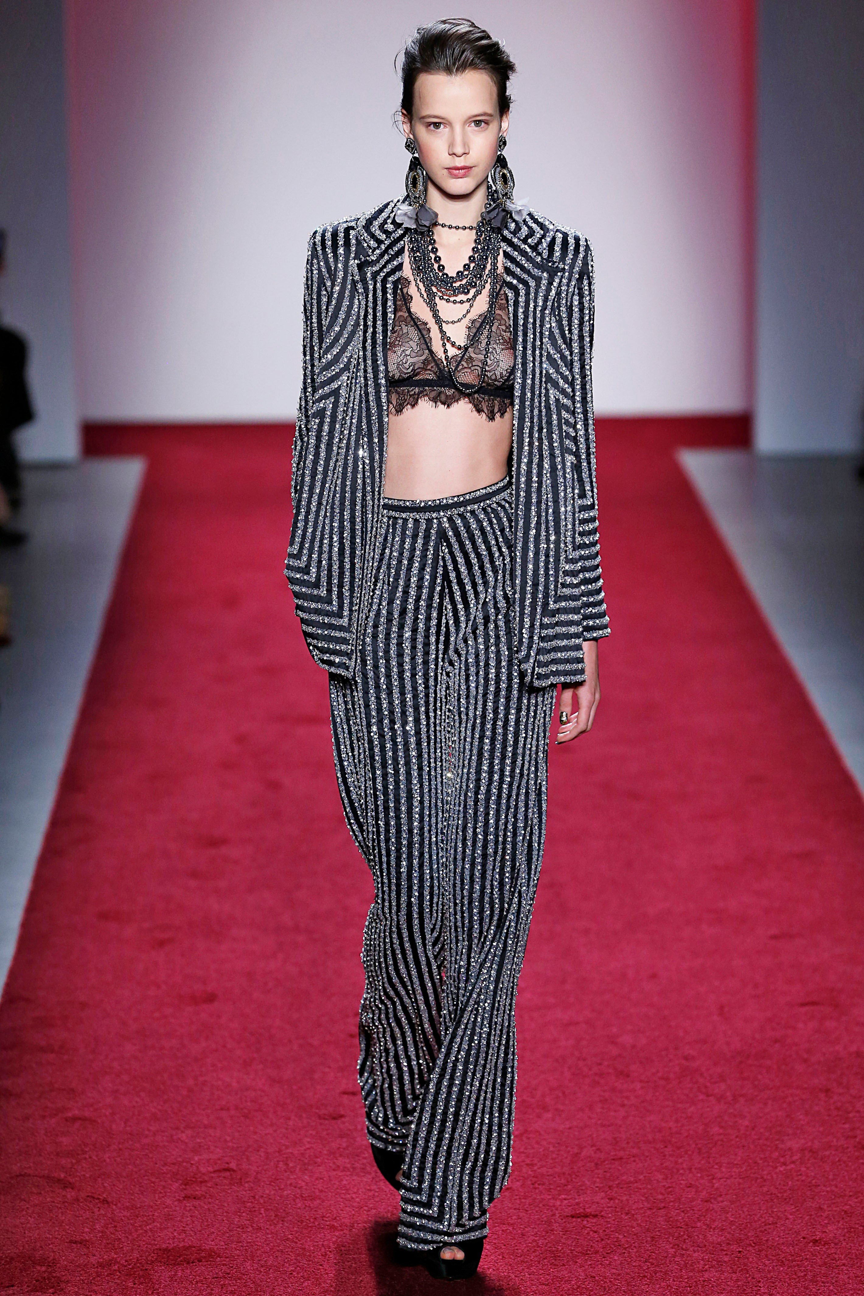 Naeem Khan - Runway - February 2017 - New York Fashion Week