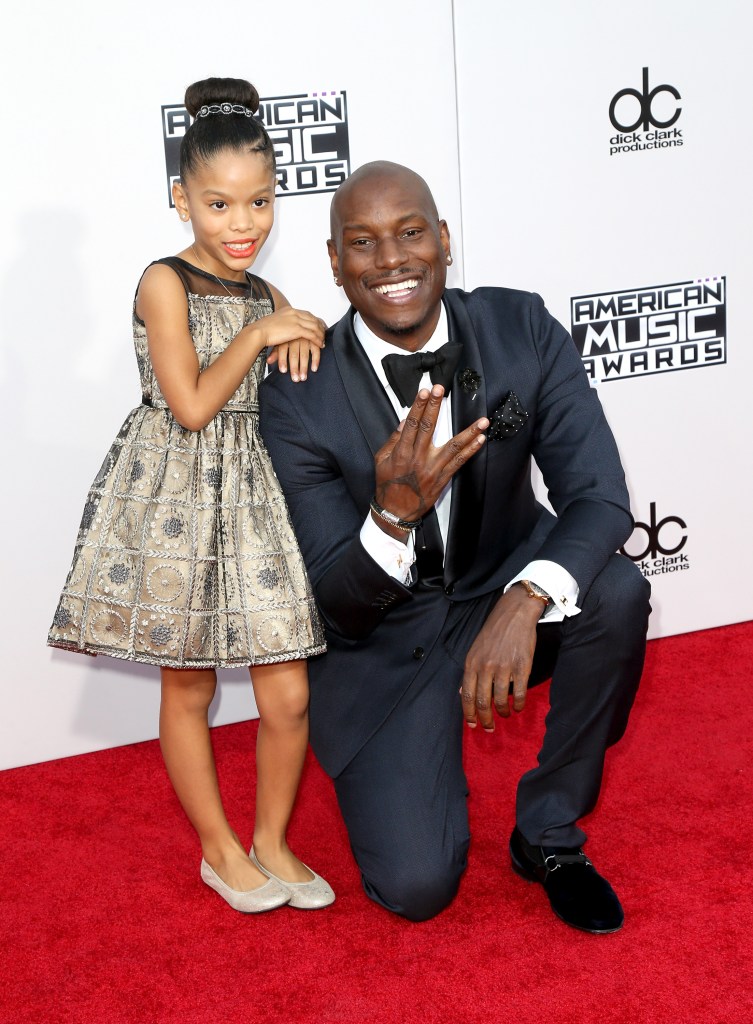 2015 American Music Awards - Arrivals