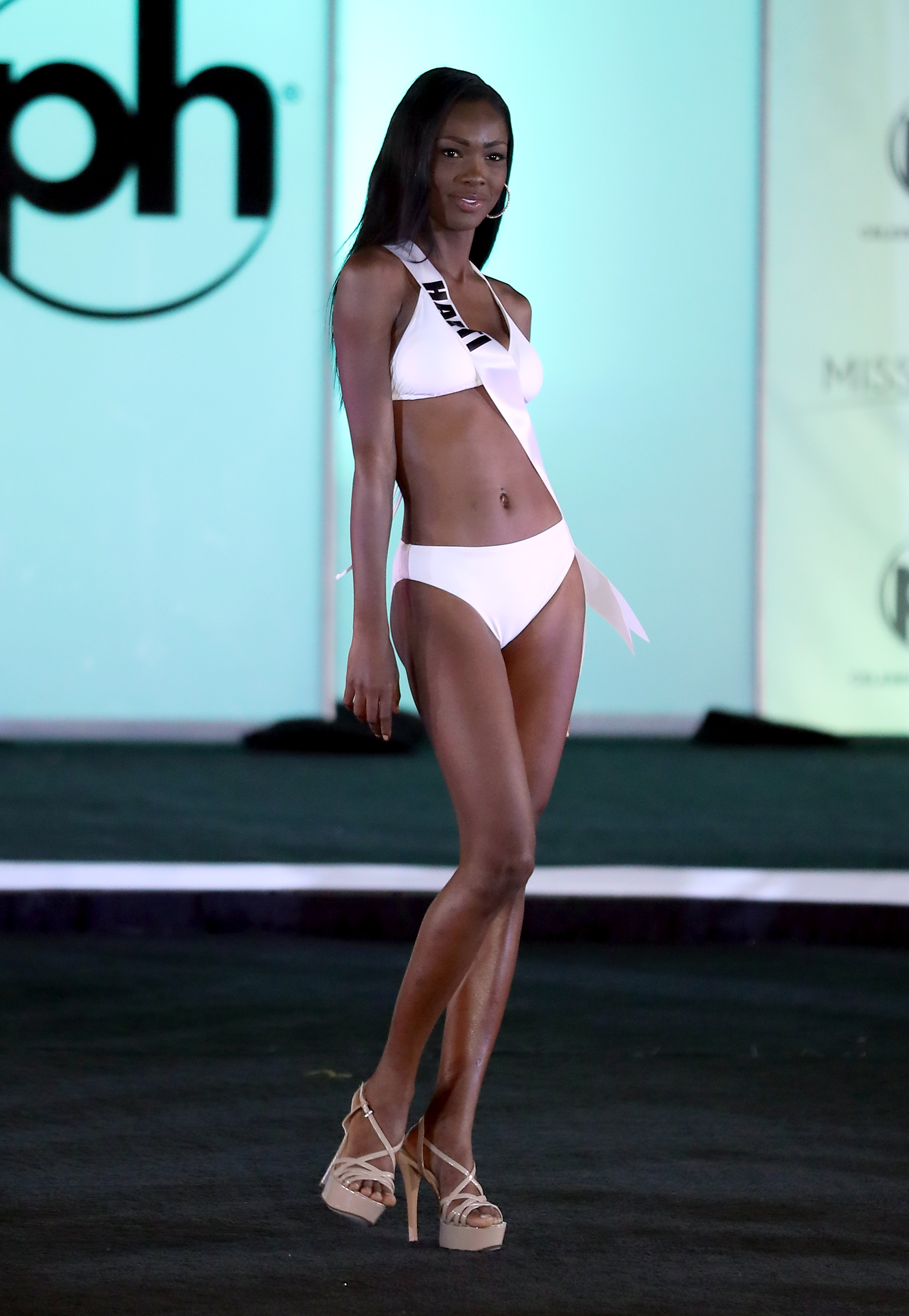 CASSANDRA CHERY - MISS UNIVERSE 2017 HAITI