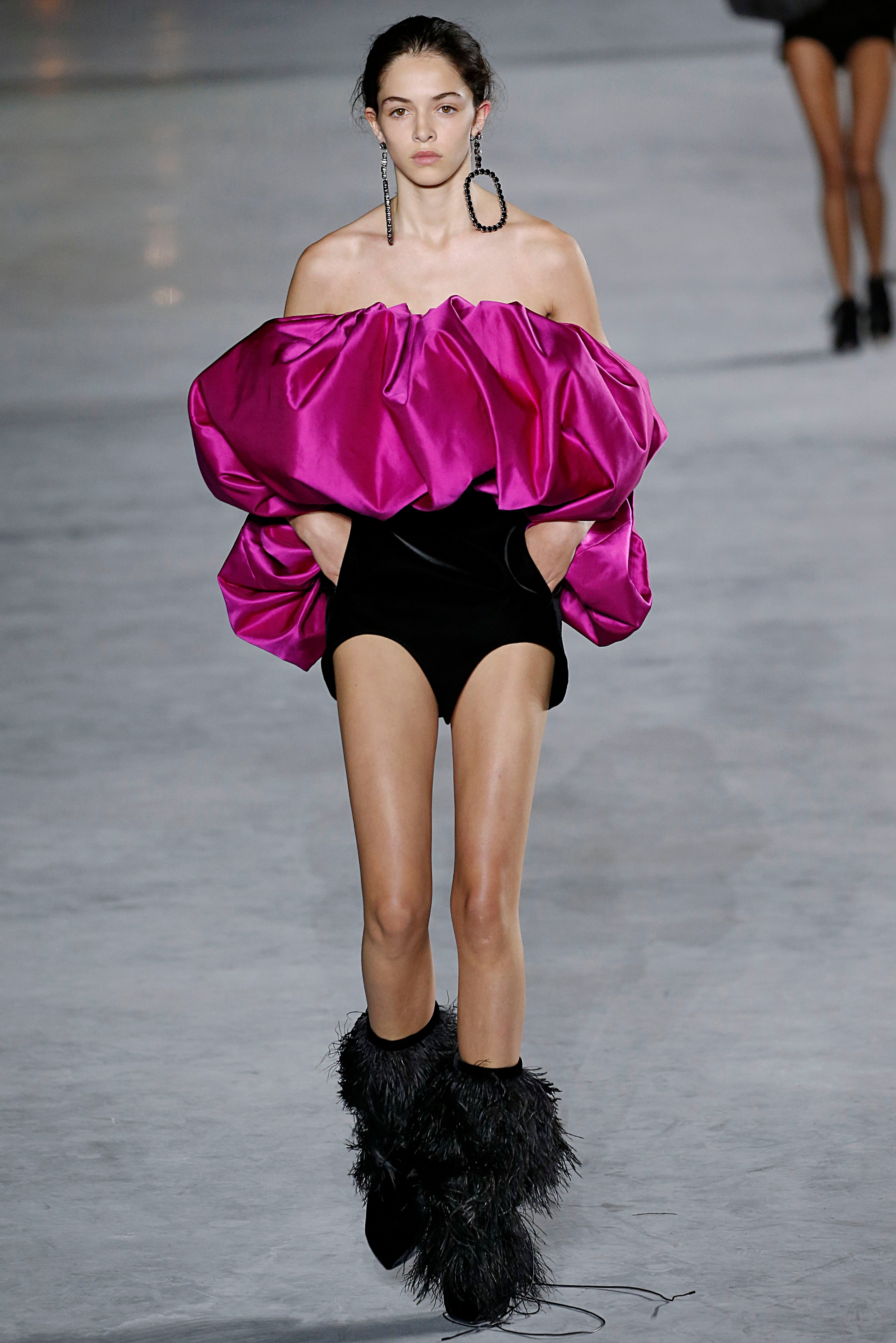 Saint Laurent : Runway - Paris Fashion Week Womenswear Spring/Summer 2018