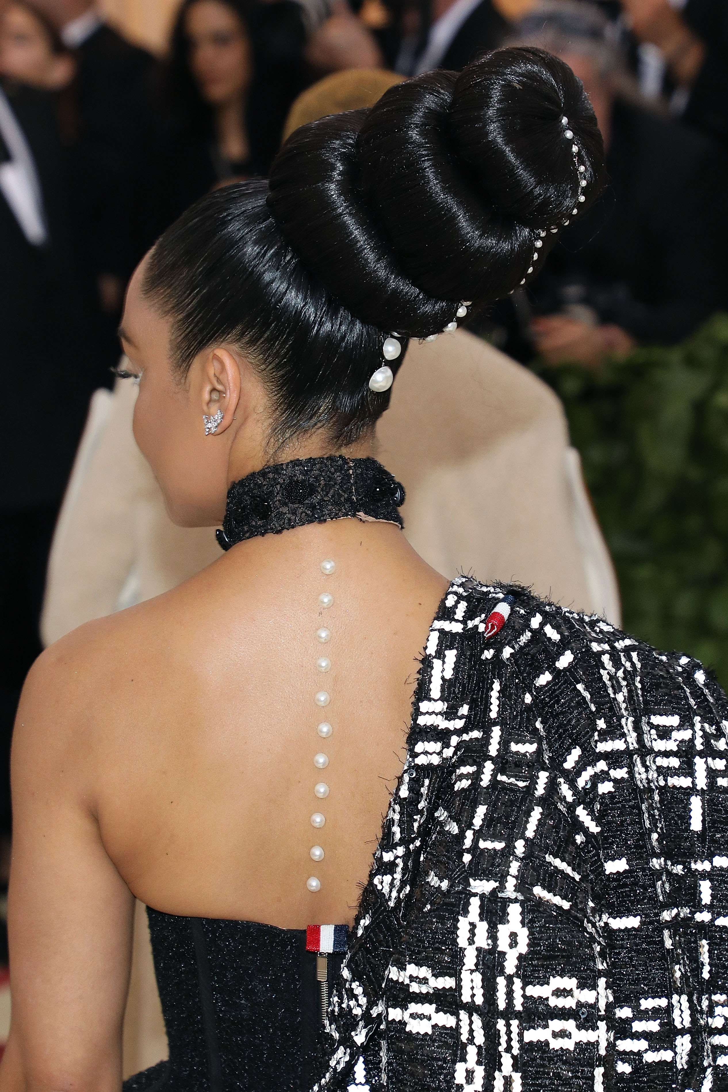 EMBELLISHMENTS TO ENVY