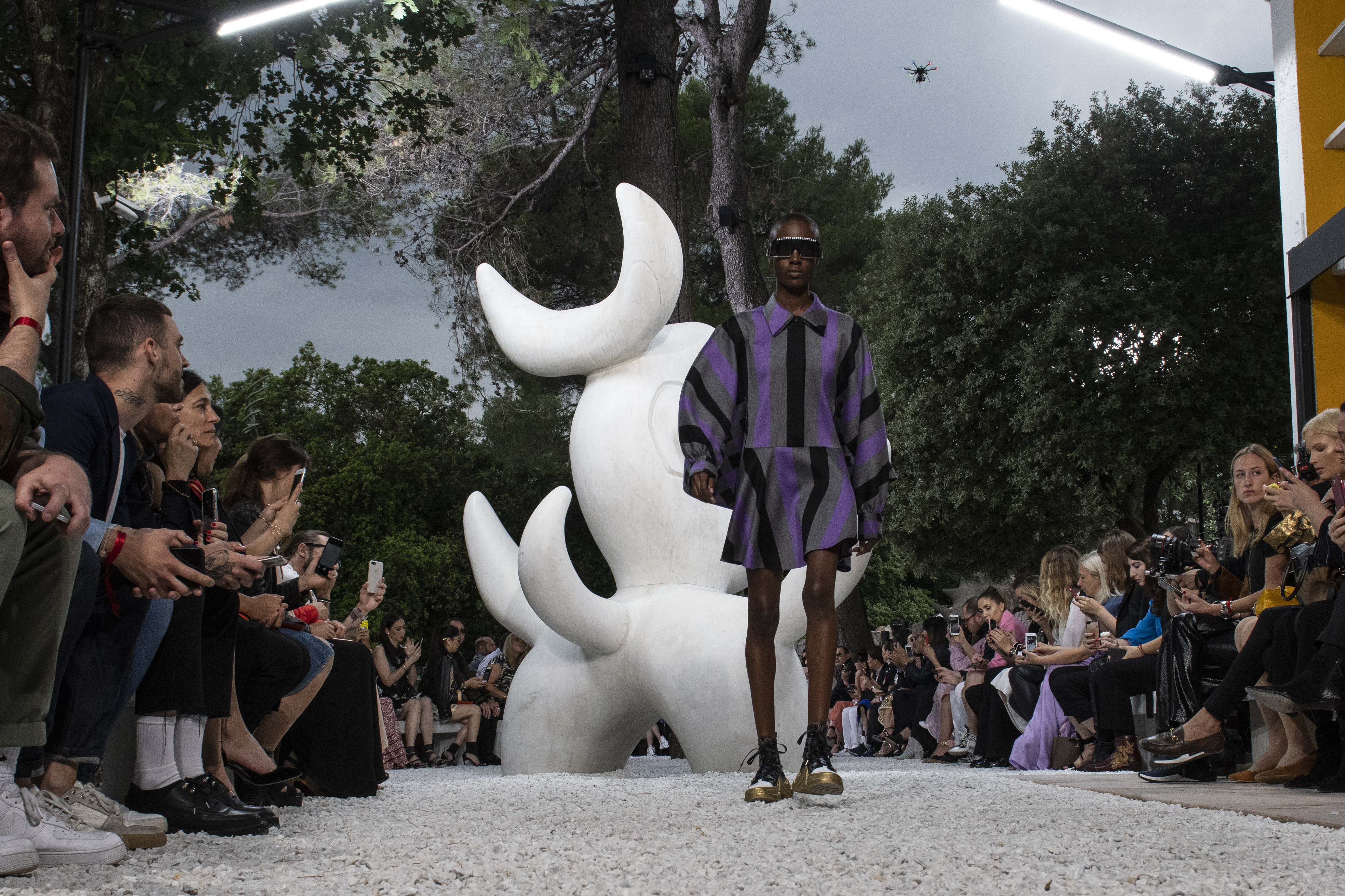 Louis Vuitton 2019 Cruise Collection : Runway