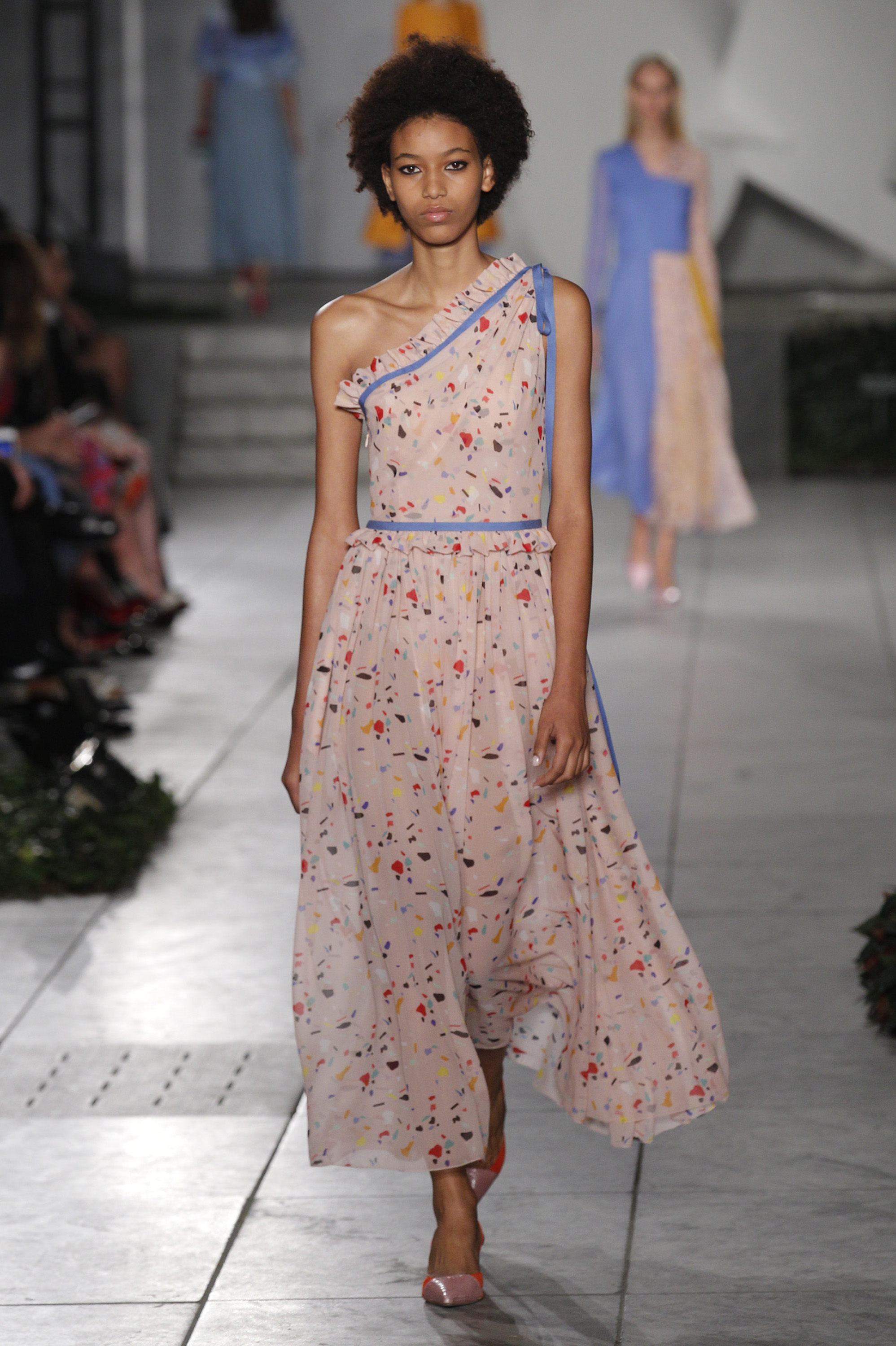Carolina Herrera - Runway RTW - Spring 2018 - New York Fashion Week