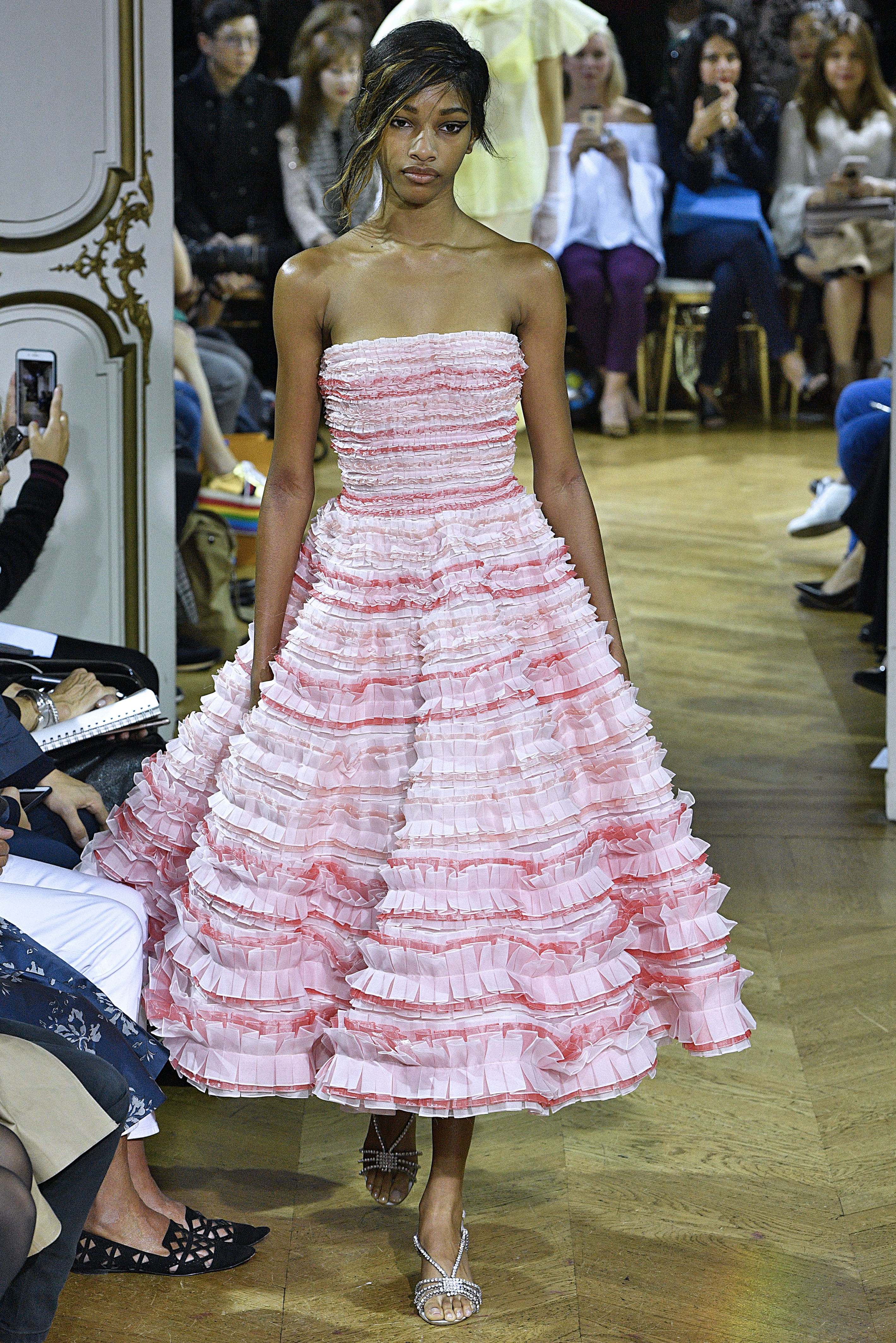 John Galliano : Runway - Paris Fashion Week Womenswear Spring/Summer 2018