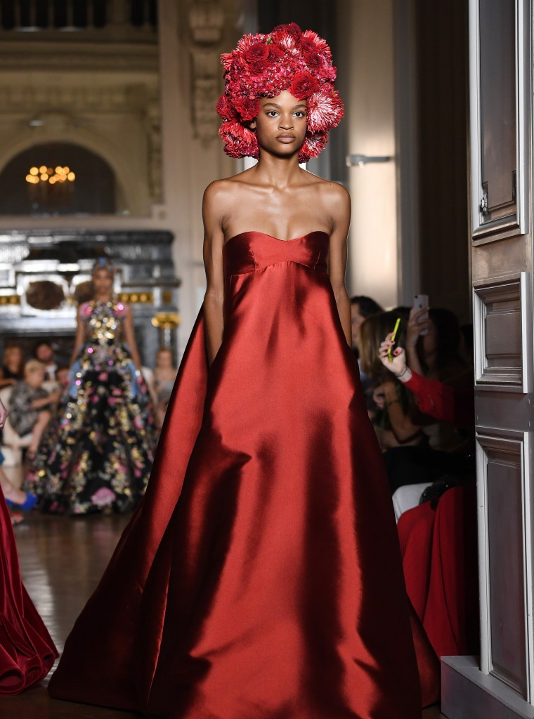 Valentino : Runway - Paris Fashion Week - Haute Couture Fall Winter 2018/2019