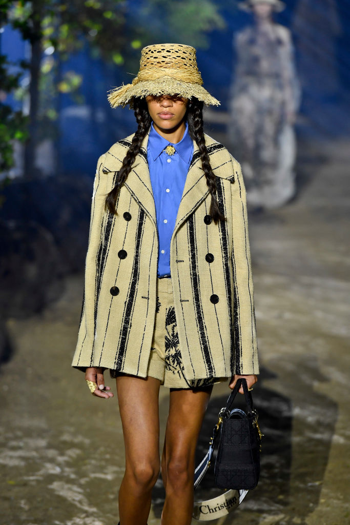 CHRISTIAN DIOR