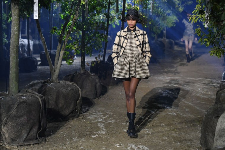 CHRISTIAN DIOR