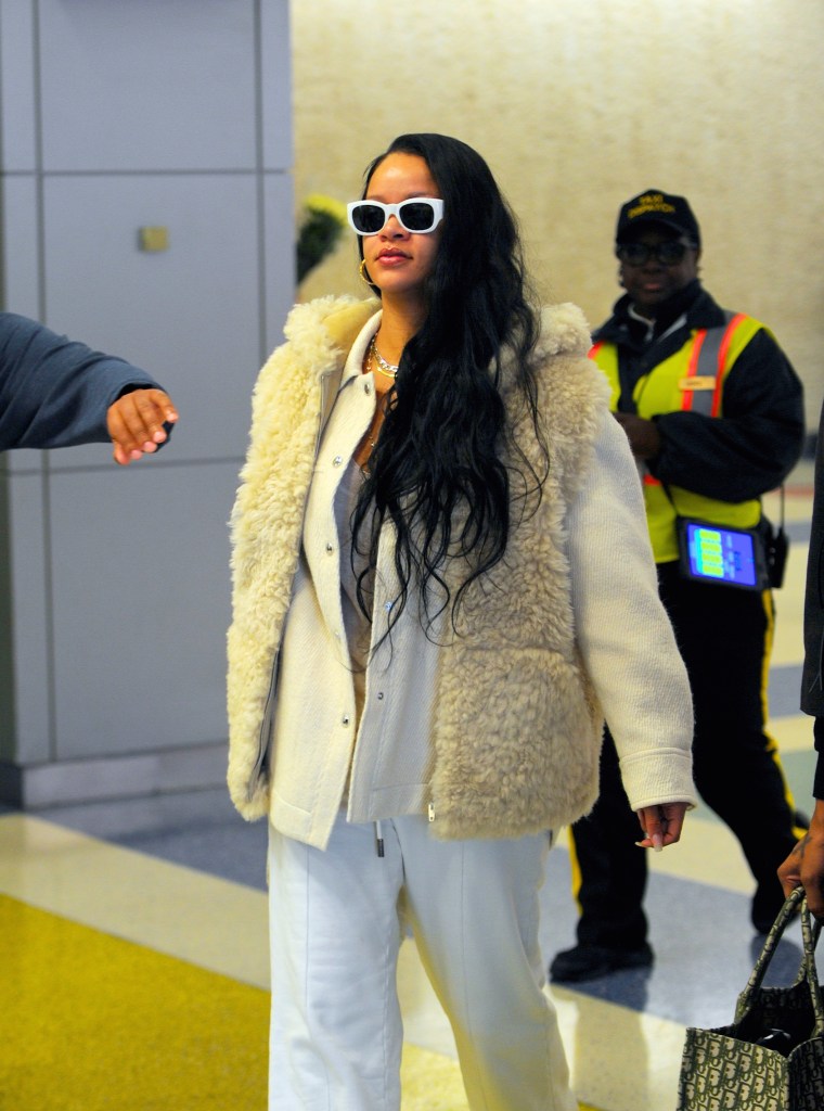 Rihanna, JFK Airport, 2019