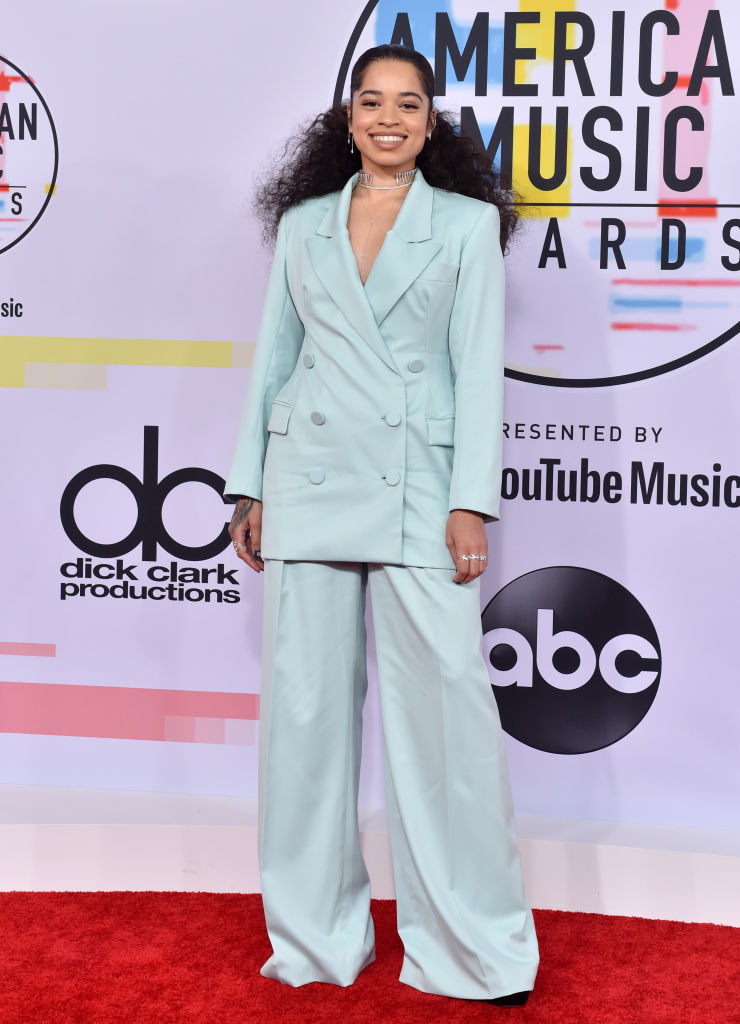 ELLA MAI AT THE AMERICAN MUSIC AWARDS, 2018