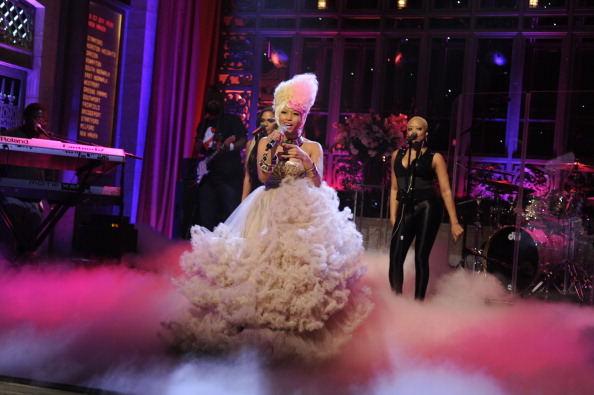 NICKI MINAJ PERFORMING ON SNL, 2011
