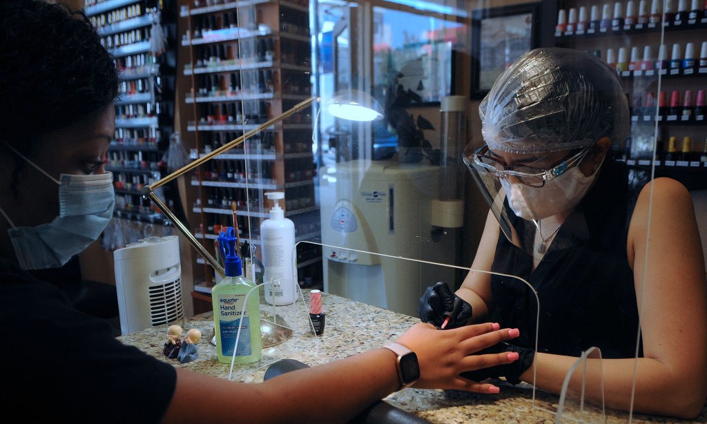 Barber Shops and Salons Reopen in Orlando, US
