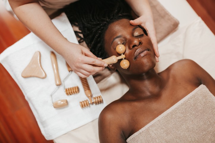 Facial massage treatment