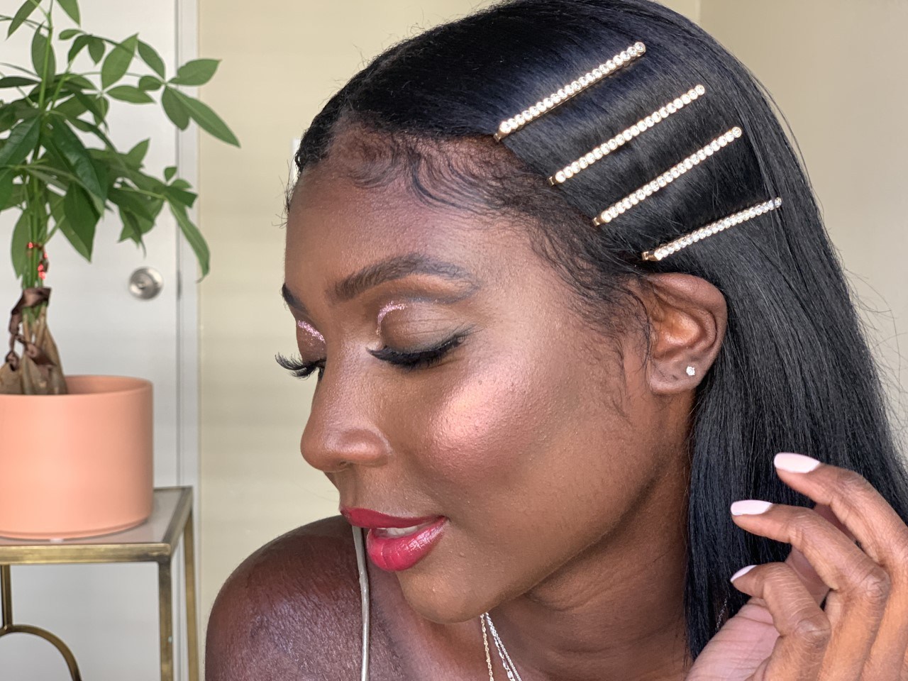 Anika Stewart Holiday Makeup Tutorial